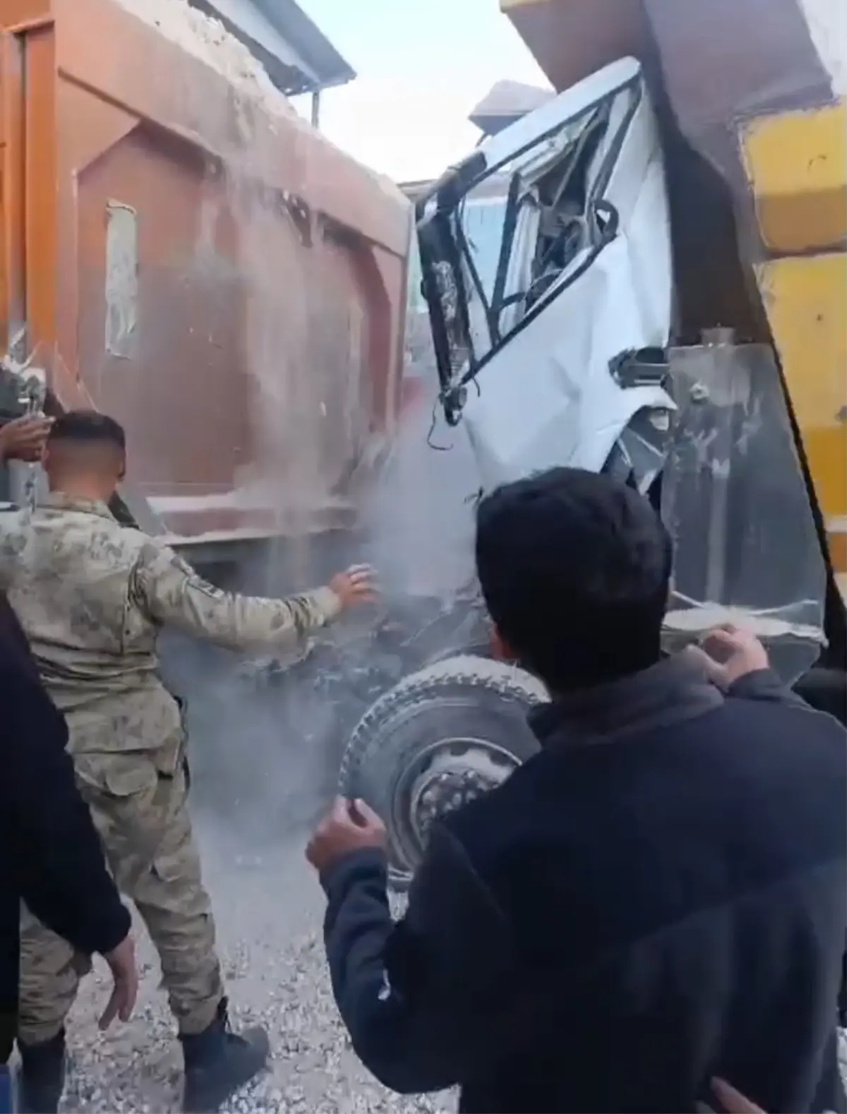 Dargeçit\'te Kaza: Kamyon Şoförü Hayatını Kaybetti