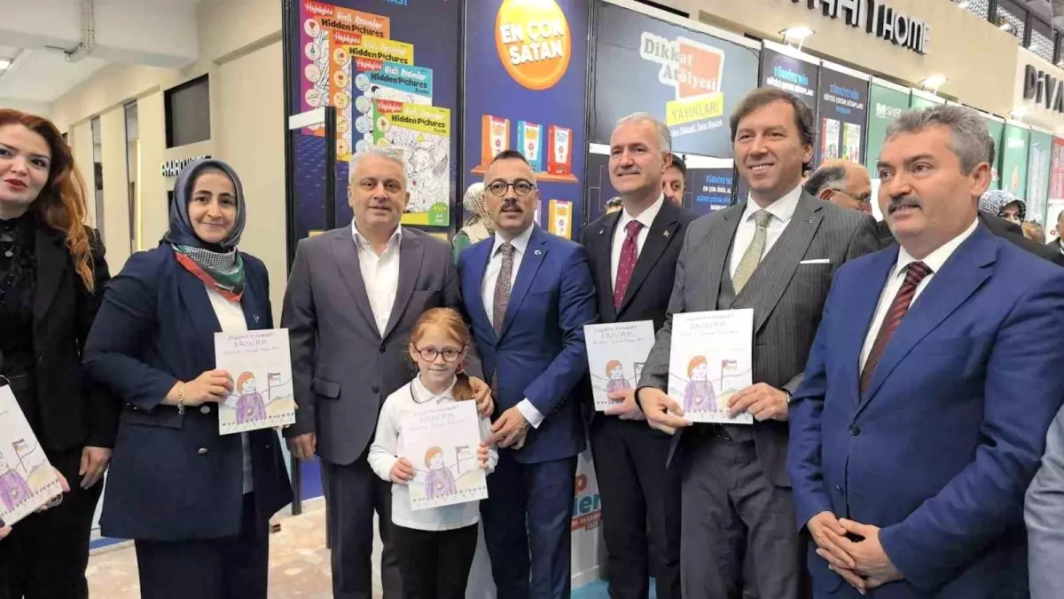 9 Yaşındaki Öğrenci Filistin İçin Kitap Yazdı