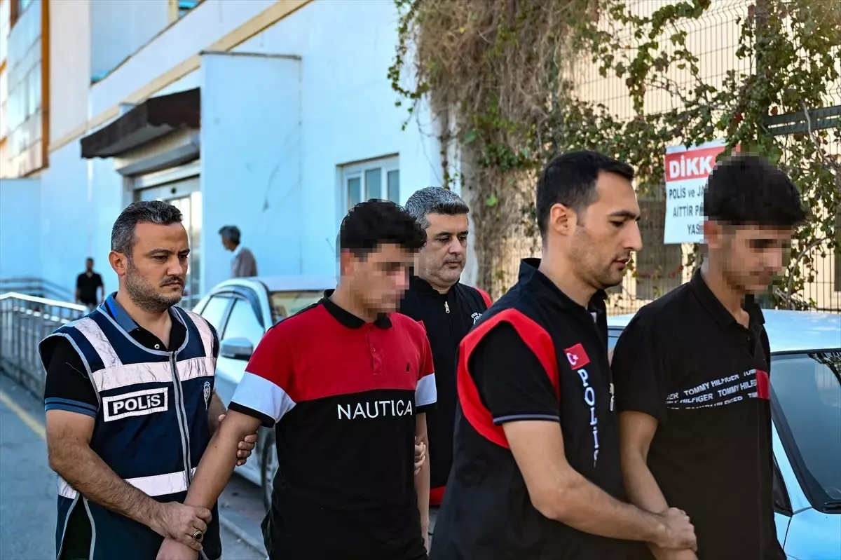 Adana\'da 3 lise öğrencisinin yaralandığı bıçaklı kavgayla ilgili 1 zanlı tutuklandı