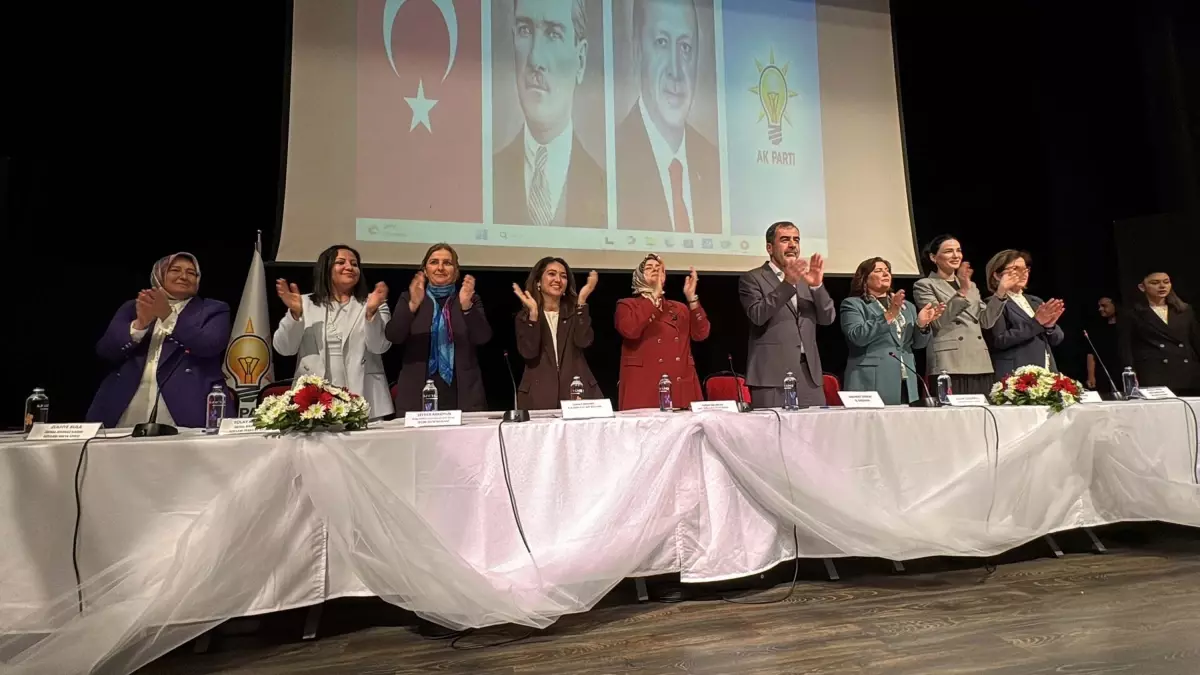 AK Parti Genel Merkez Kadın Kolları Başkanı Ercan: \'Artık tüm dünyanın lideri olan bir Cumhurbaşkanımız var\'