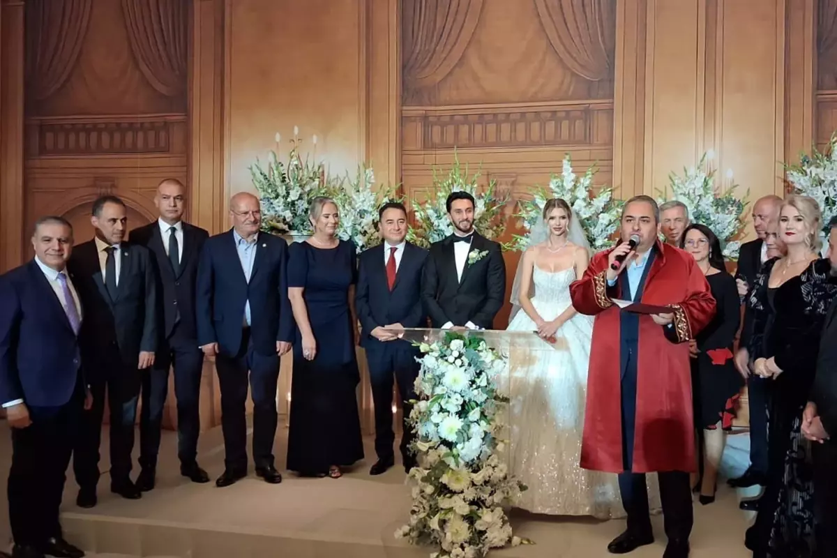 Ankara\'da Siyaset ve İş Dünyasının Katıldığı Görkemli Düğün