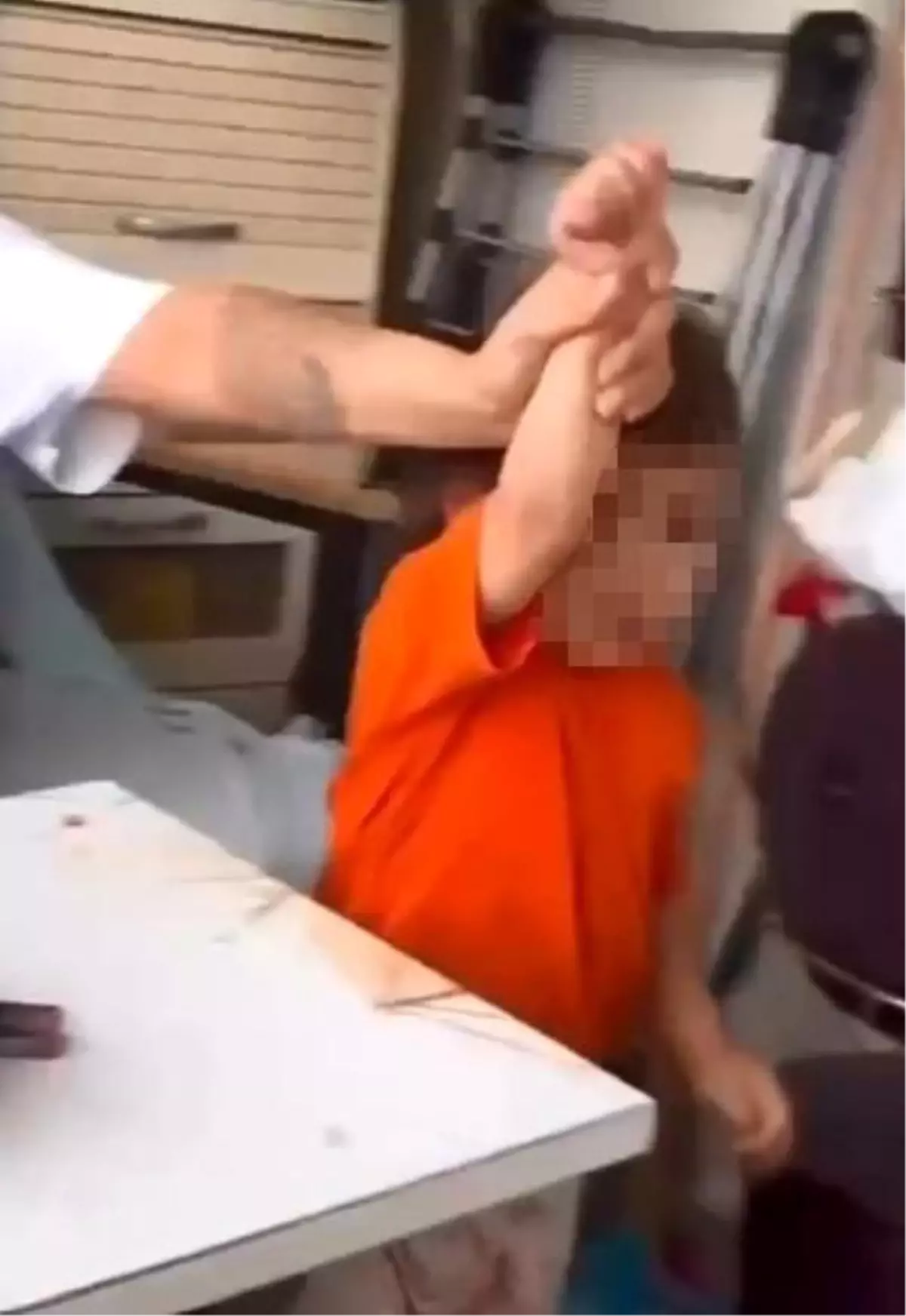 Mersin\'de Anne Çocuğuna Şiddet Uyguladı