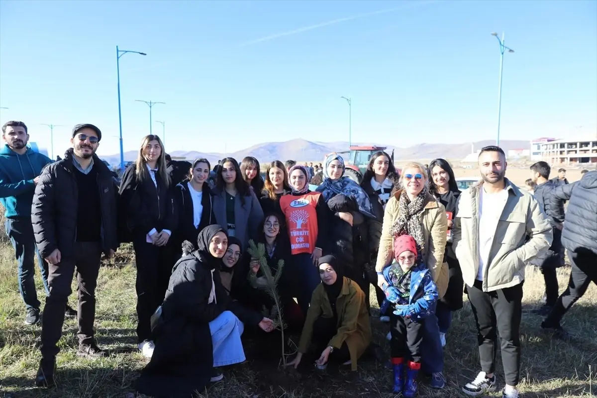 ARÜ\'de Fidan Dikim Etkinliği