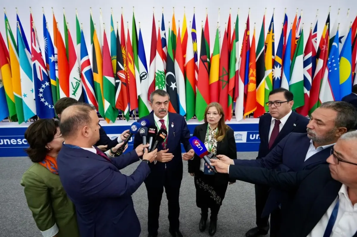 Bakan Tekin: Semerkand\'da Eğitim Vurgusu