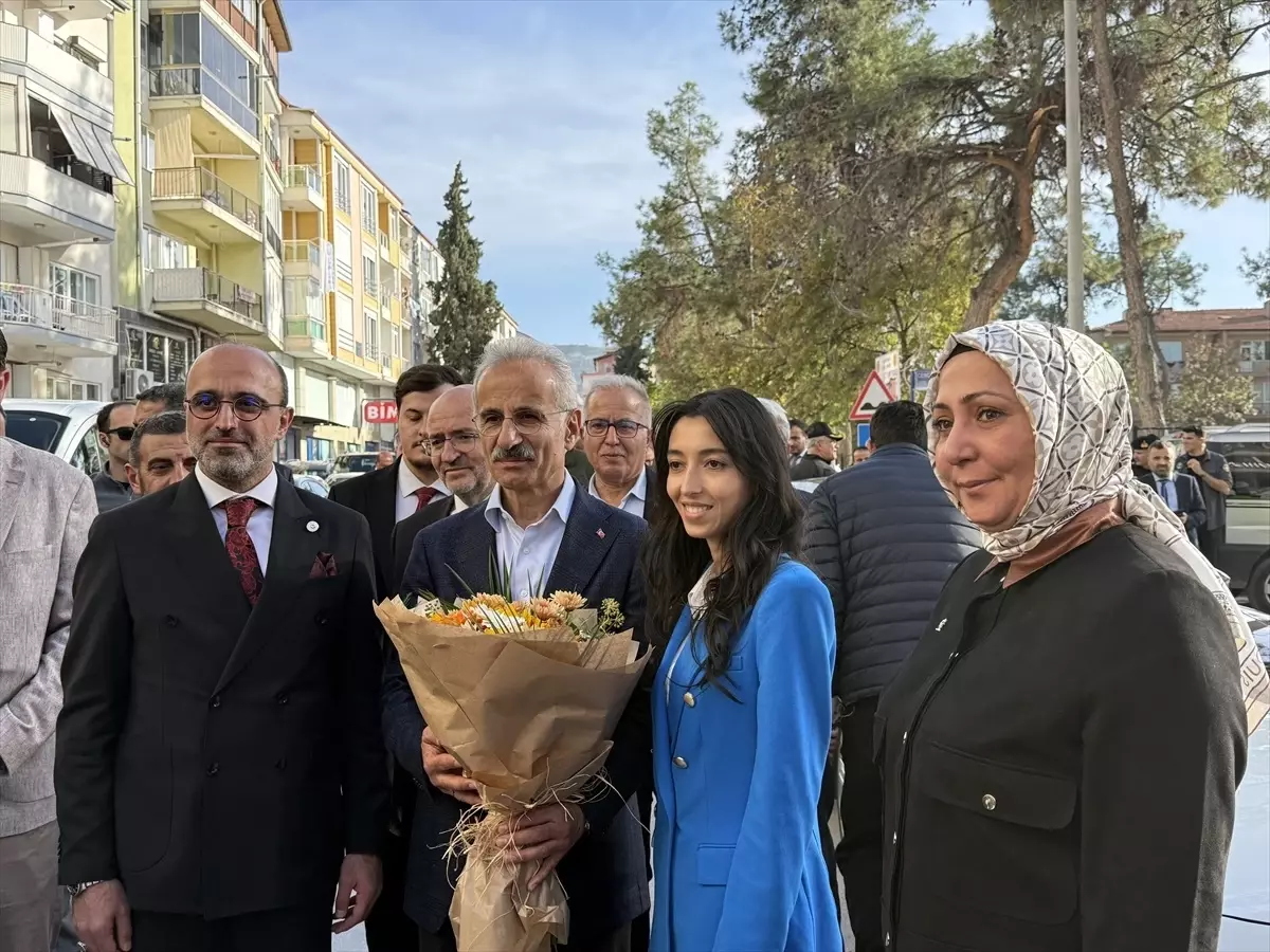 Bakan Uraloğlu, AK Parti Burdur İl Başkanlığı\'nda konuştu Açıklaması