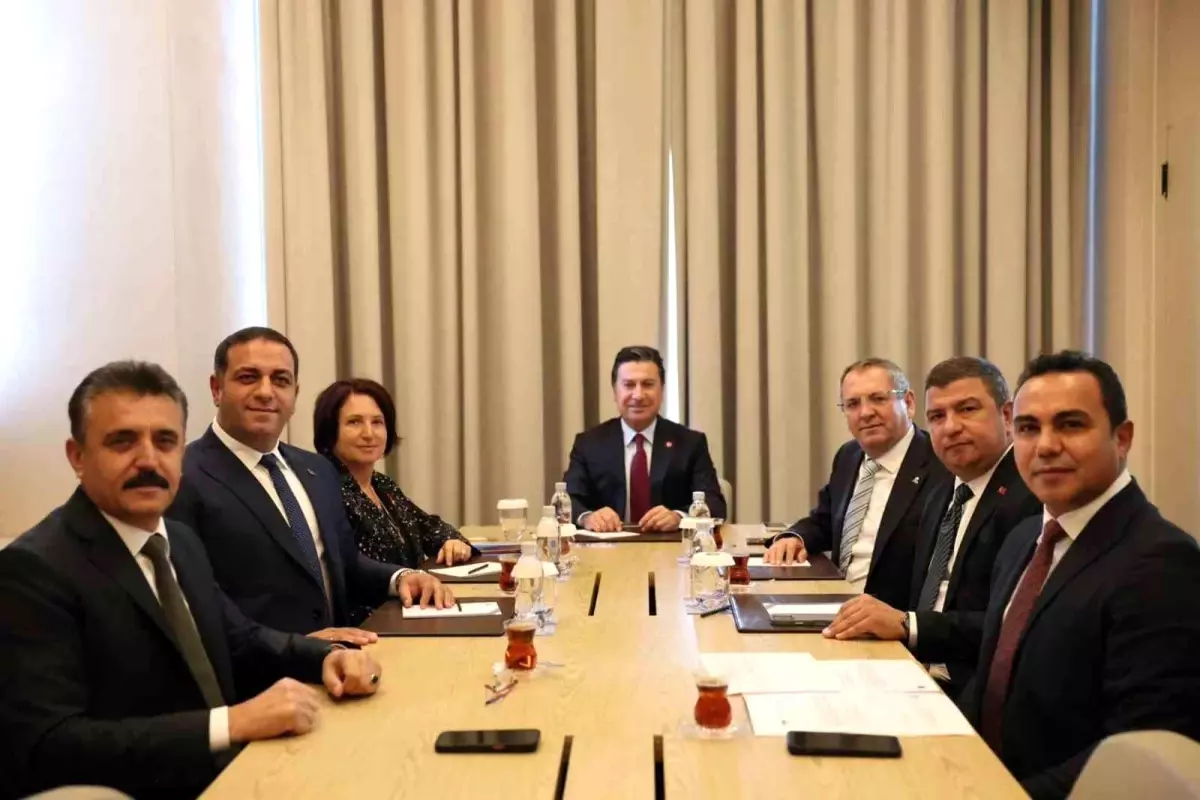 Kıyı Ege Belediyeler Birliği 2025 Toplantısını İzmir\'de Gerçekleştirdi