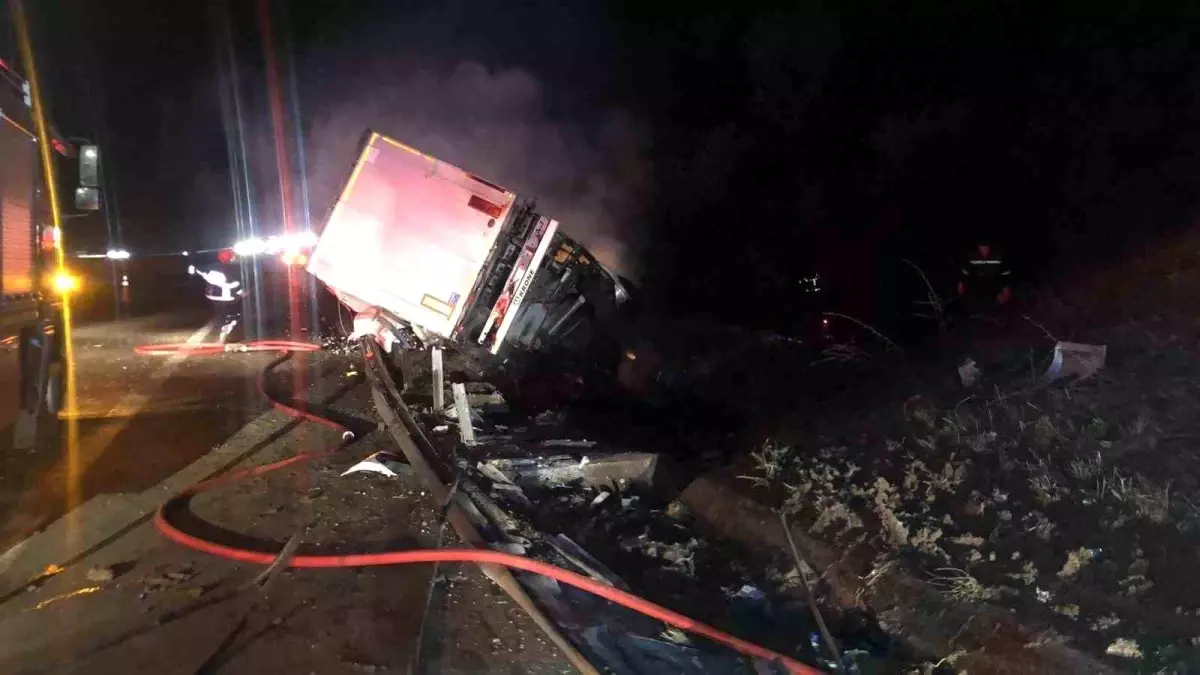 Bolu\'da Tır Yangını: Kontrolden Çıktı