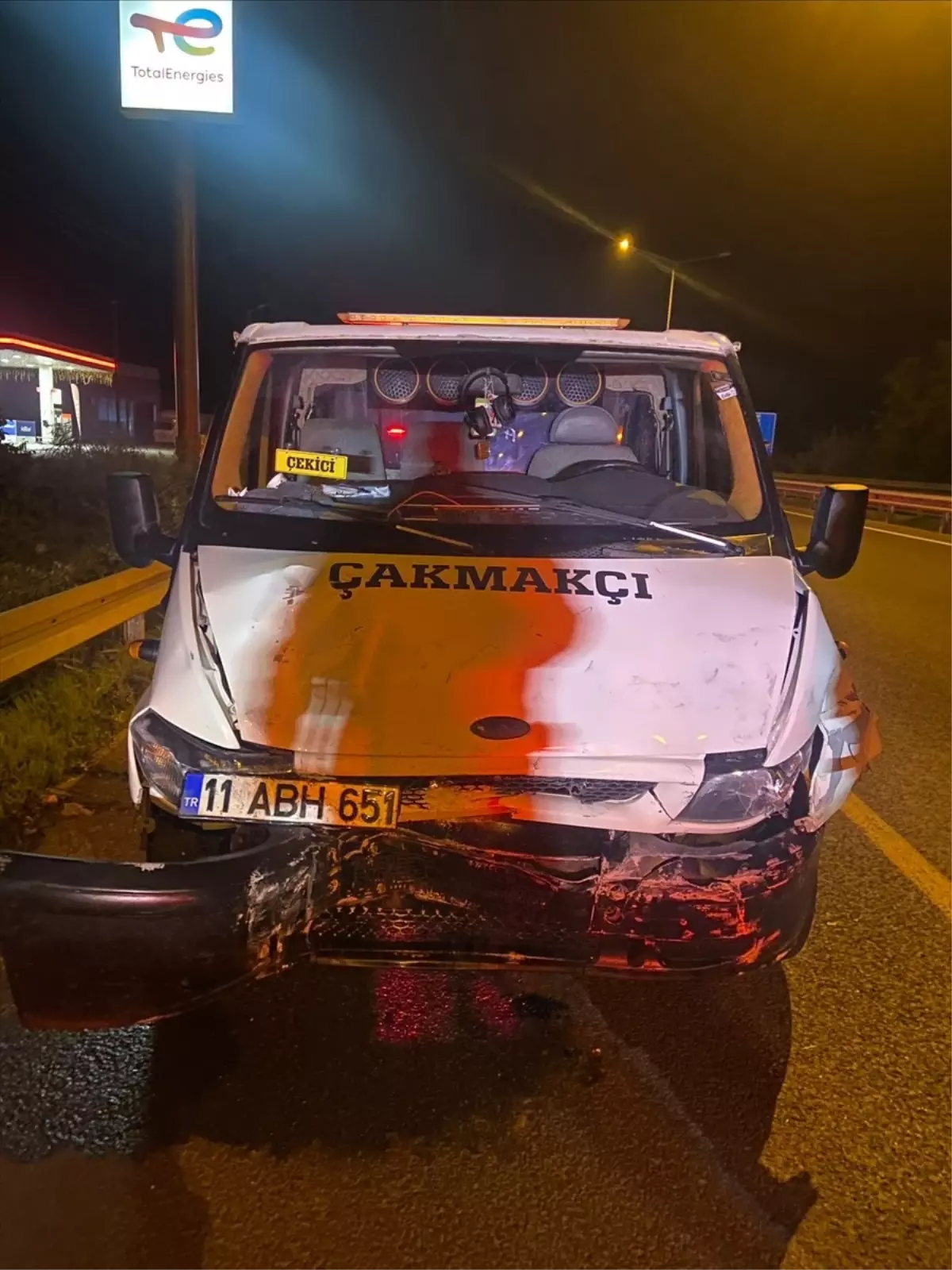 İnegöl\'de Trafik Kazası: Anne ile Kızı Hayatını Kaybetti