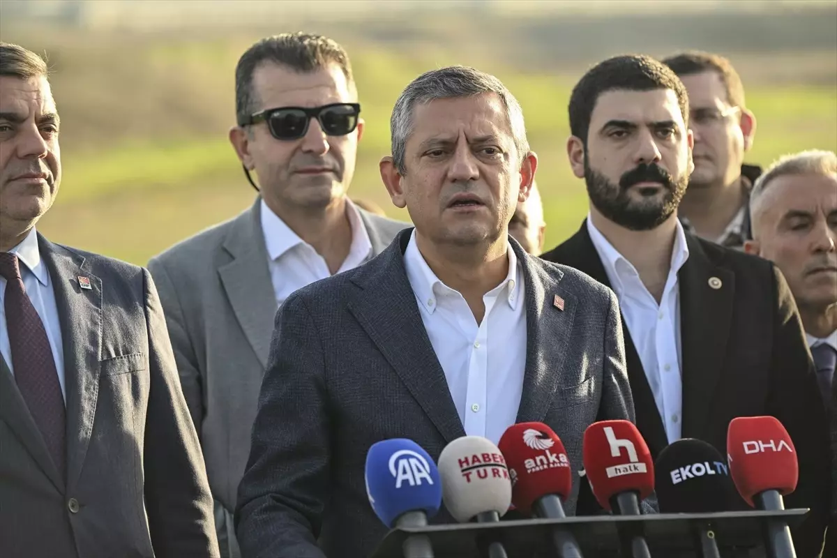 CHP Genel Başkanı Özel, Marmara Kapalı Ceza İnfaz Kurumu önünde konuştu Açıklaması