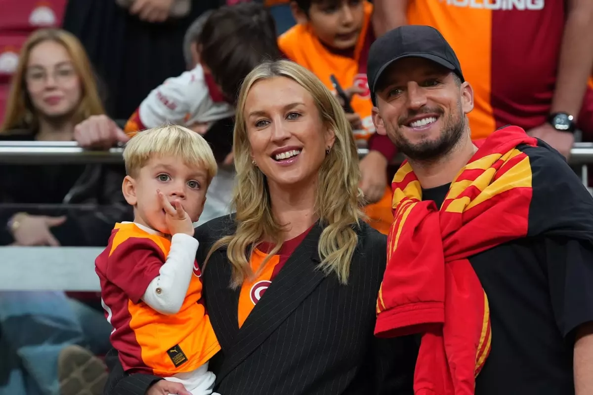 Dries Mertens ve ailesi, 6 ay sonra yeniden RAMS Park\'ta