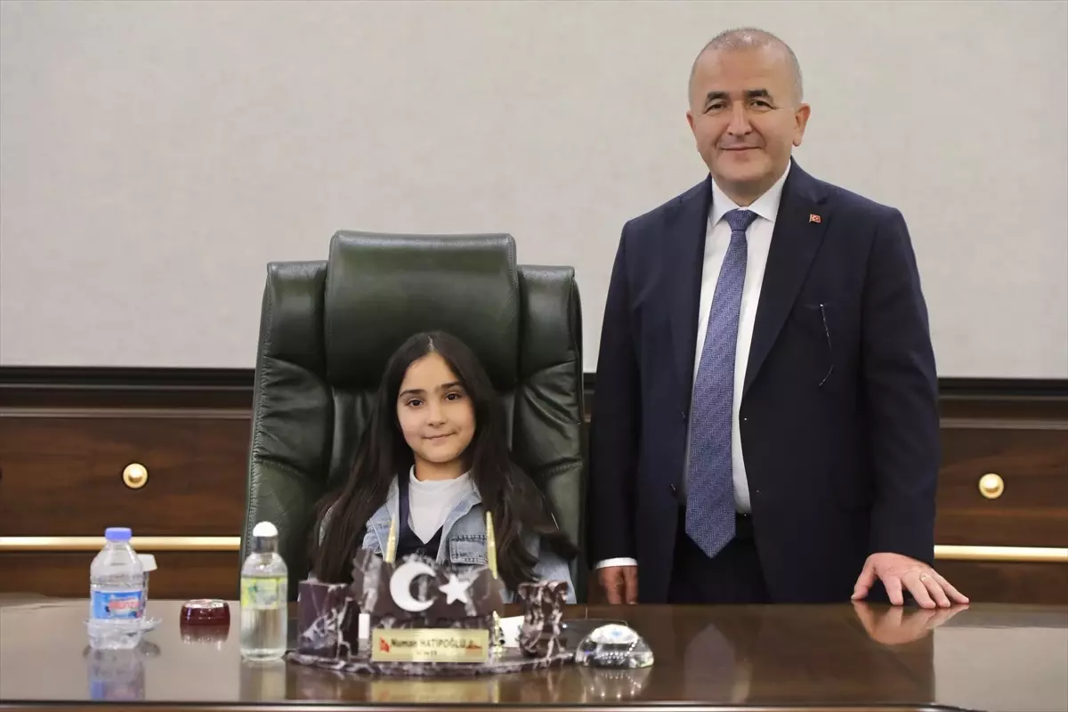 Küçük Vali Adayı Eylül Mina\',