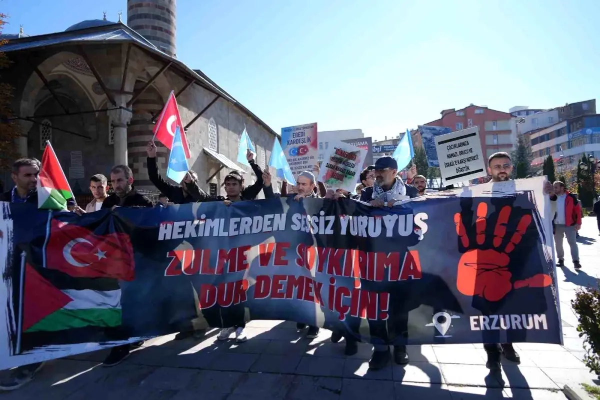 Erzurum\'da Sağlık Çalışanlarından Gazze Protestosu