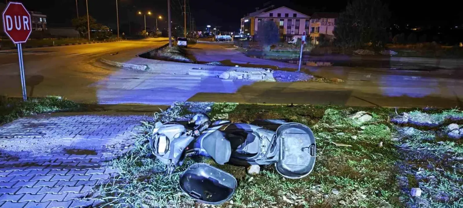 Karaçulha\'da Motosiklet Kazası: 21 Yaşında Genç Hayatını Kaybetti