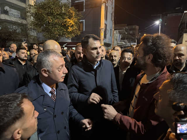 Gebze'de çöken binanın çevresindeki 16 bina boşaltıldı! Kolonlar çatladı Gebze'de çöken binanın çevresindeki 16 bina boşaltıldı! Kolonlar çatladı