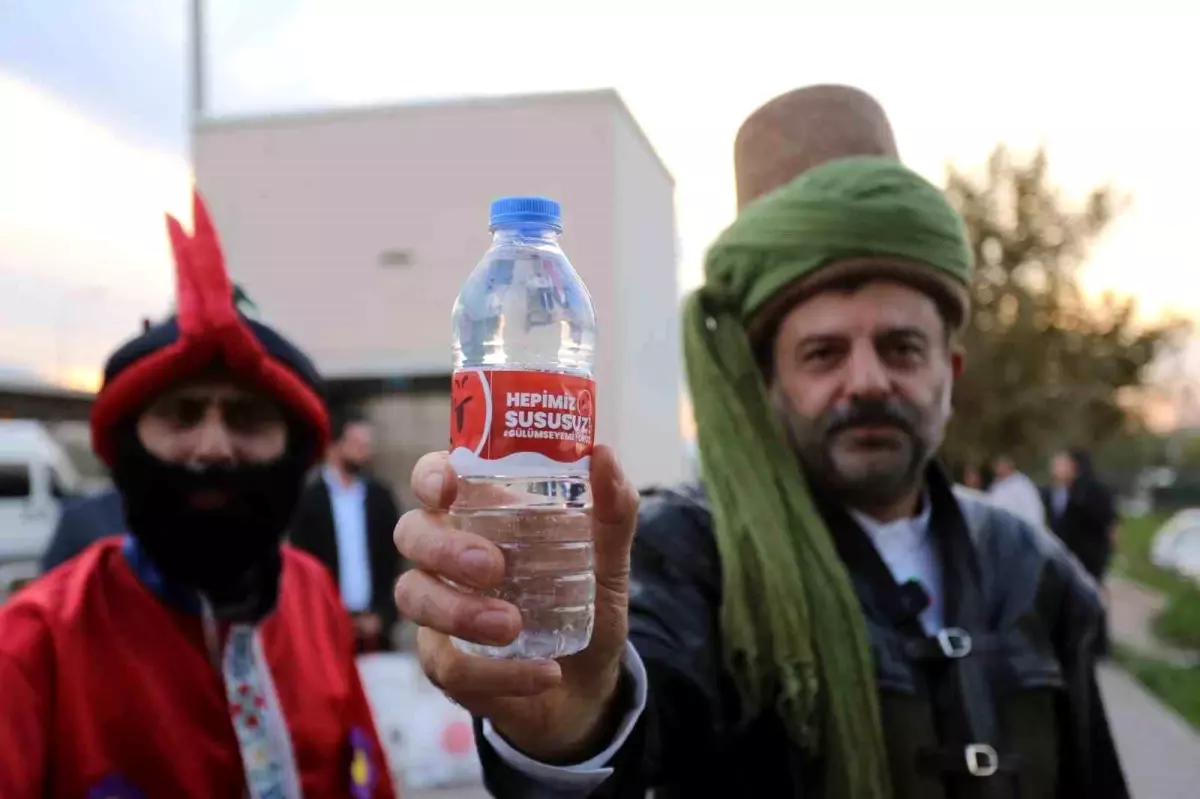 Başkan Işık, Hacivat ve Karagöz ile Su Kesintilerine Tepki Gösterdi