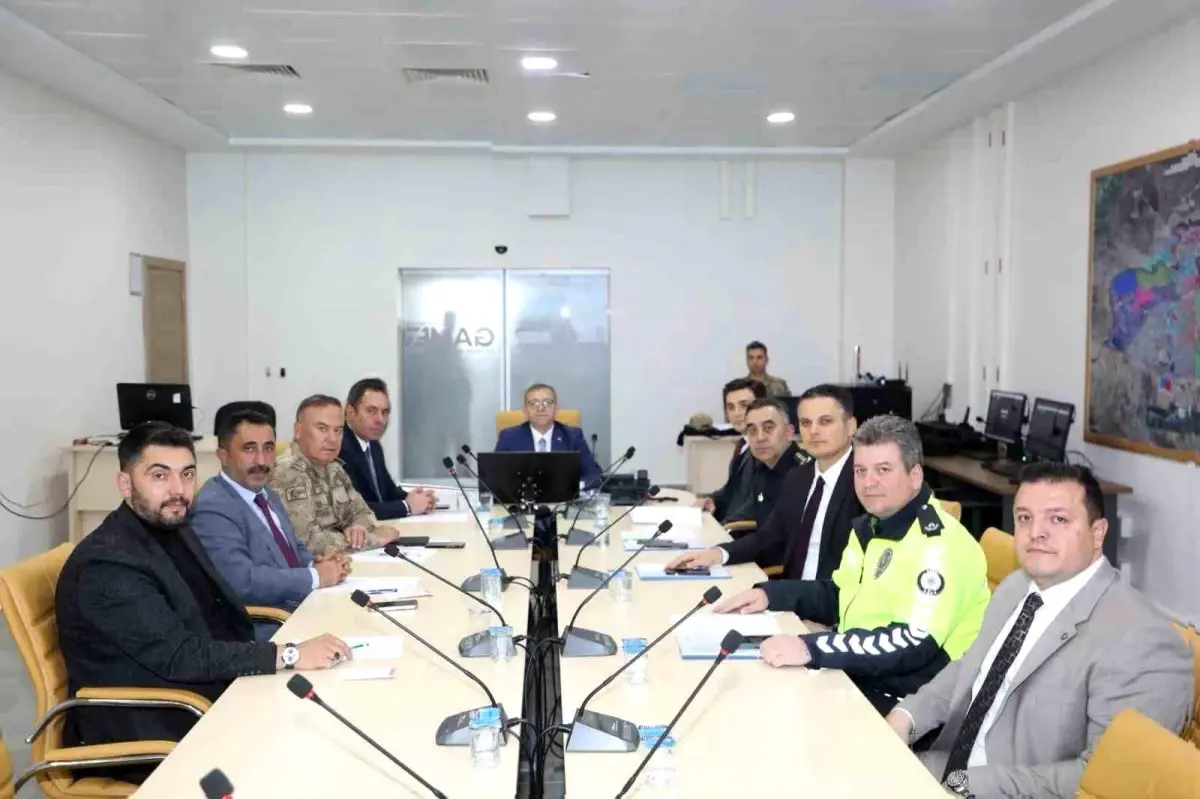 Kars\'ta Trafik Levhalarının Sadeleştirilmesi İçin Toplantı Yapıldı