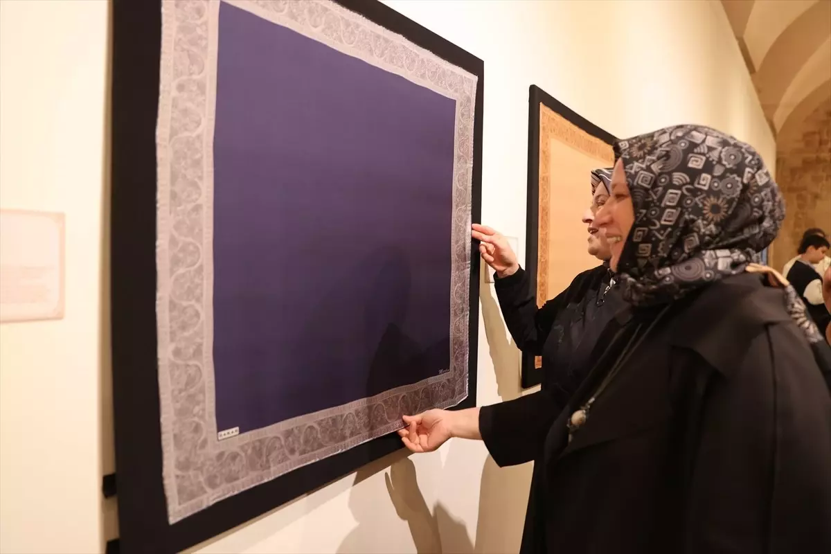 Mardin\'in Geleneksel Motifleriyle İpek Eşarp Sergisi