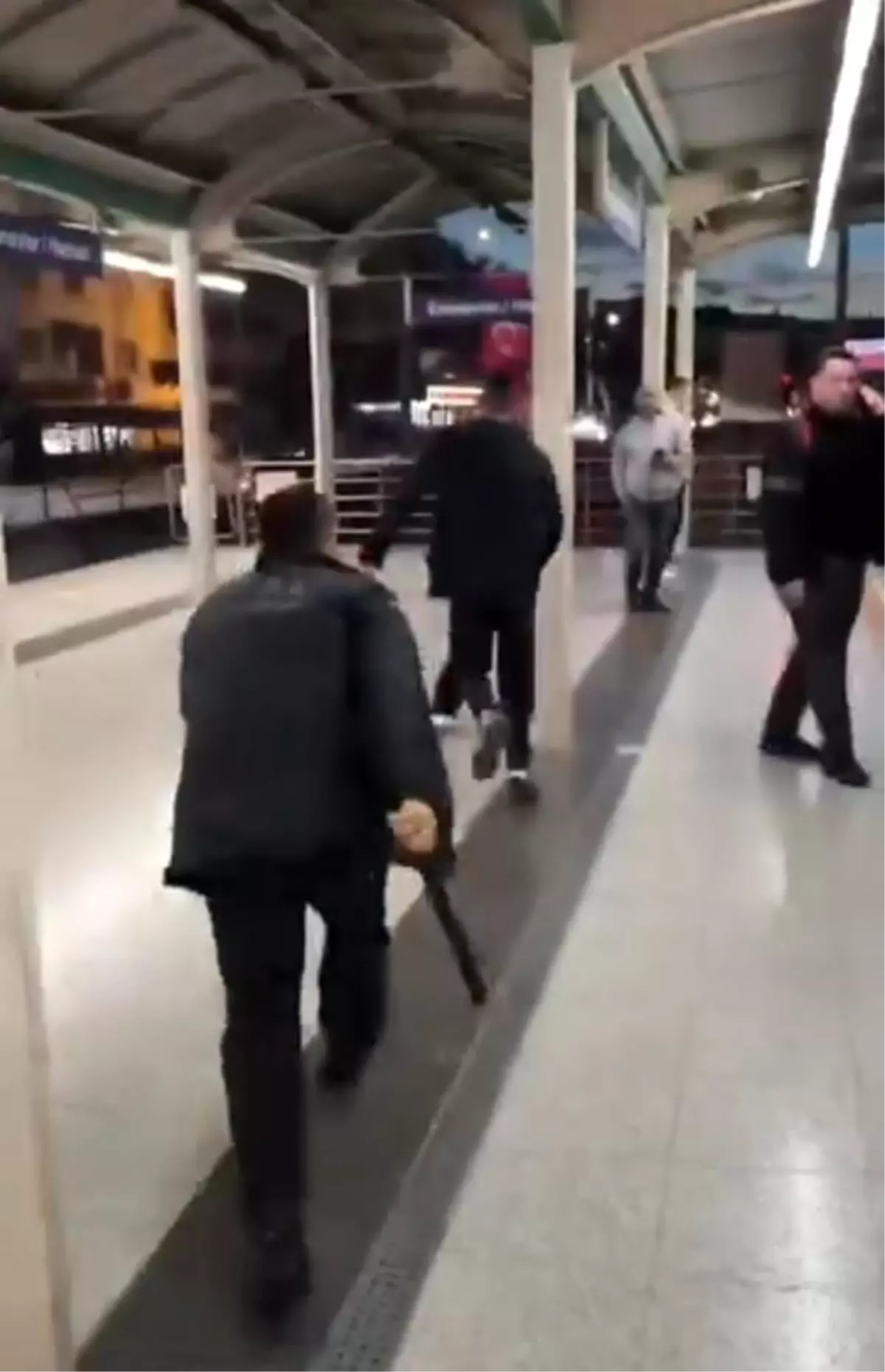 Bursa Metro\'da Kavga! Anlar Kamerada