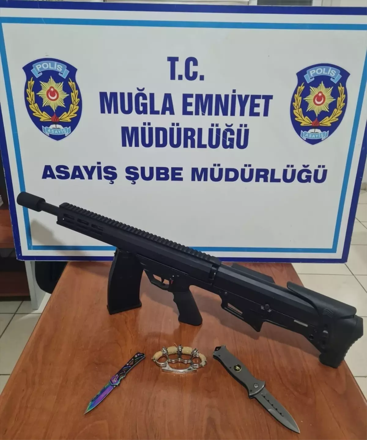 Menteşe\'de Silahlı Kavga: 6 Tutuklama