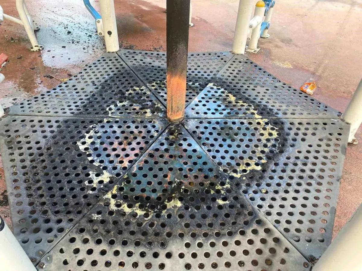 Pamukkale\'de Çocuklar Oyuncağı Yaktı