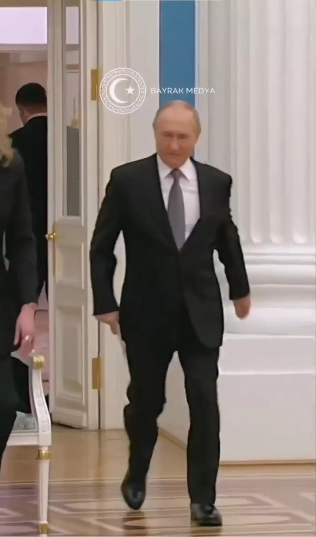 Putin sağ kolunu neden hiç oynatmıyor? Ortaya atılan iddia ilginç