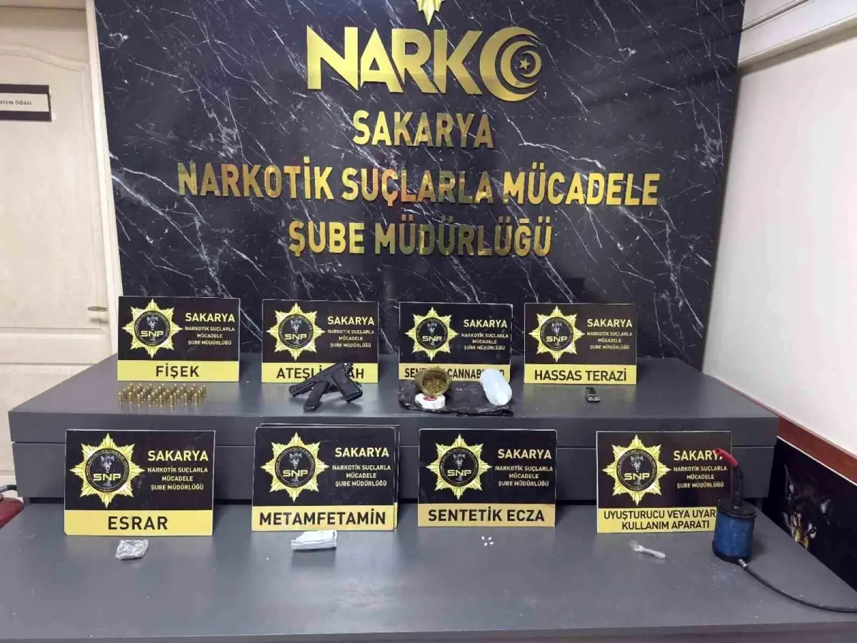 Sakarya\'da Uyuşturucu Operasyonu: 3 Gözaltı