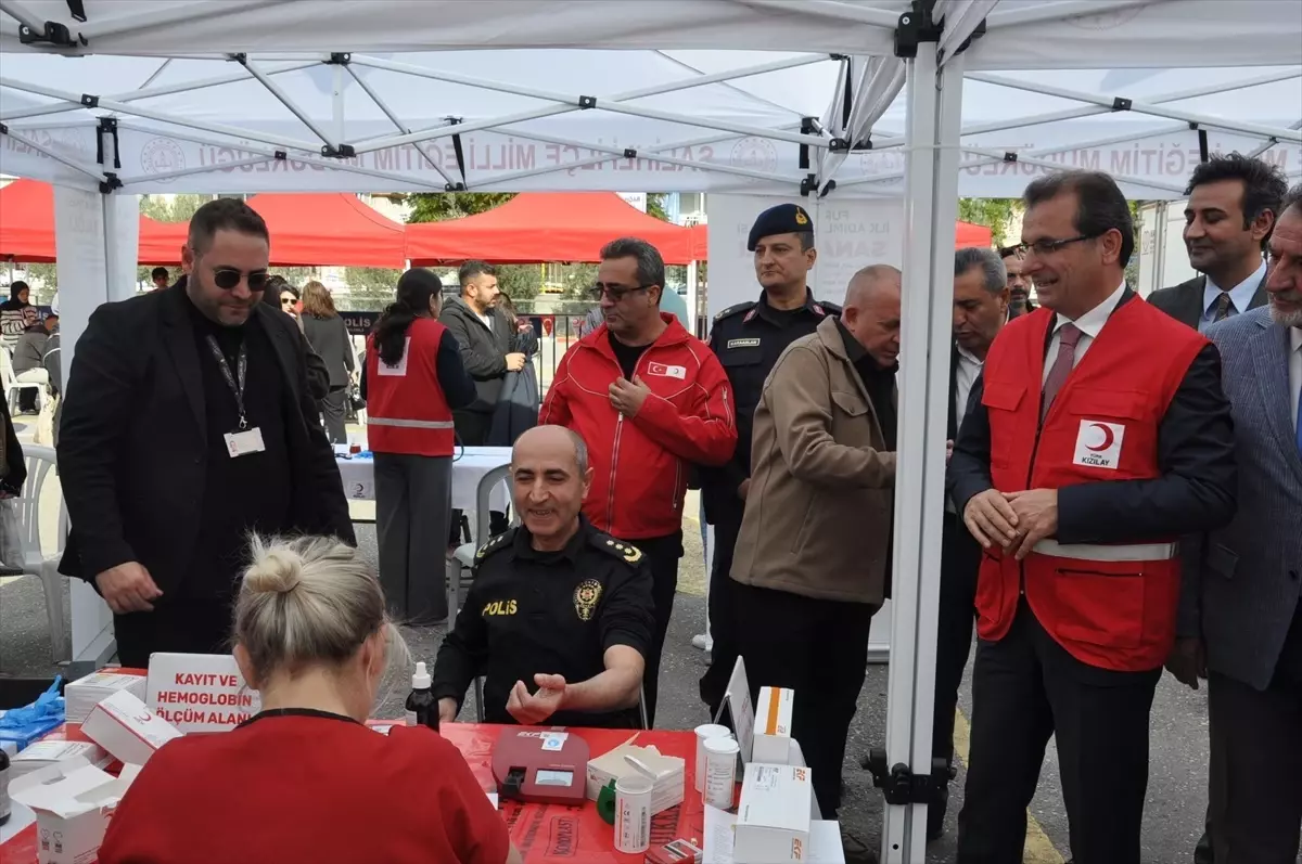 Salihli\'de 2413 Ünite Kan Bağışı Yapıldı