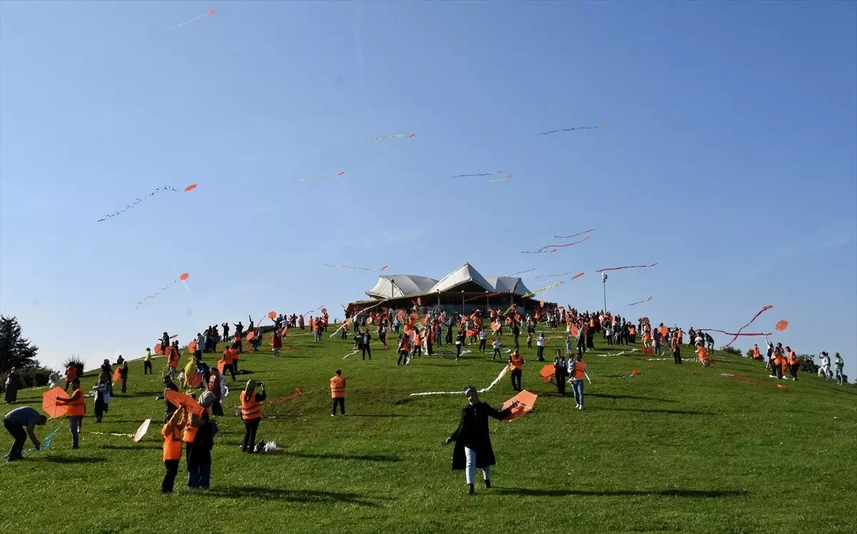 Lösemili Çocuklar için Turuncu Uçurtma Şenliği