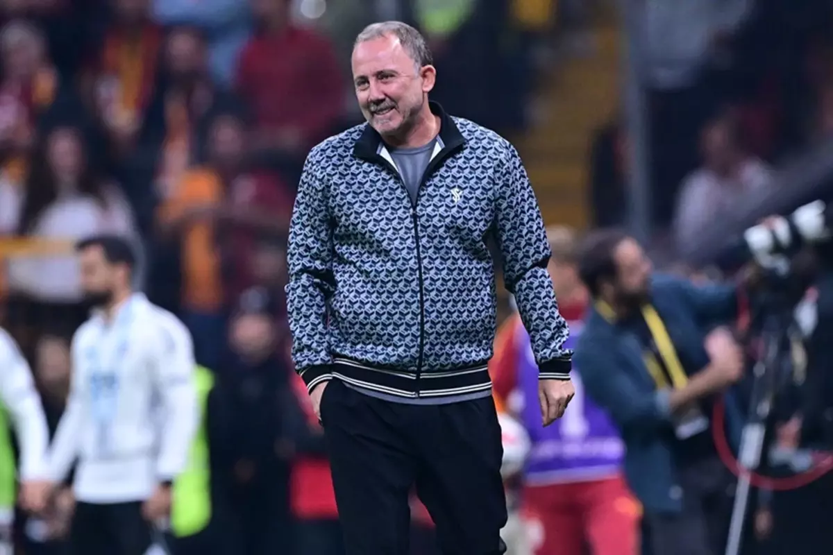 Sergen Yalçın\'dan derbi öncesi sürpriz karar! Yıldız isim yedek soyunacak