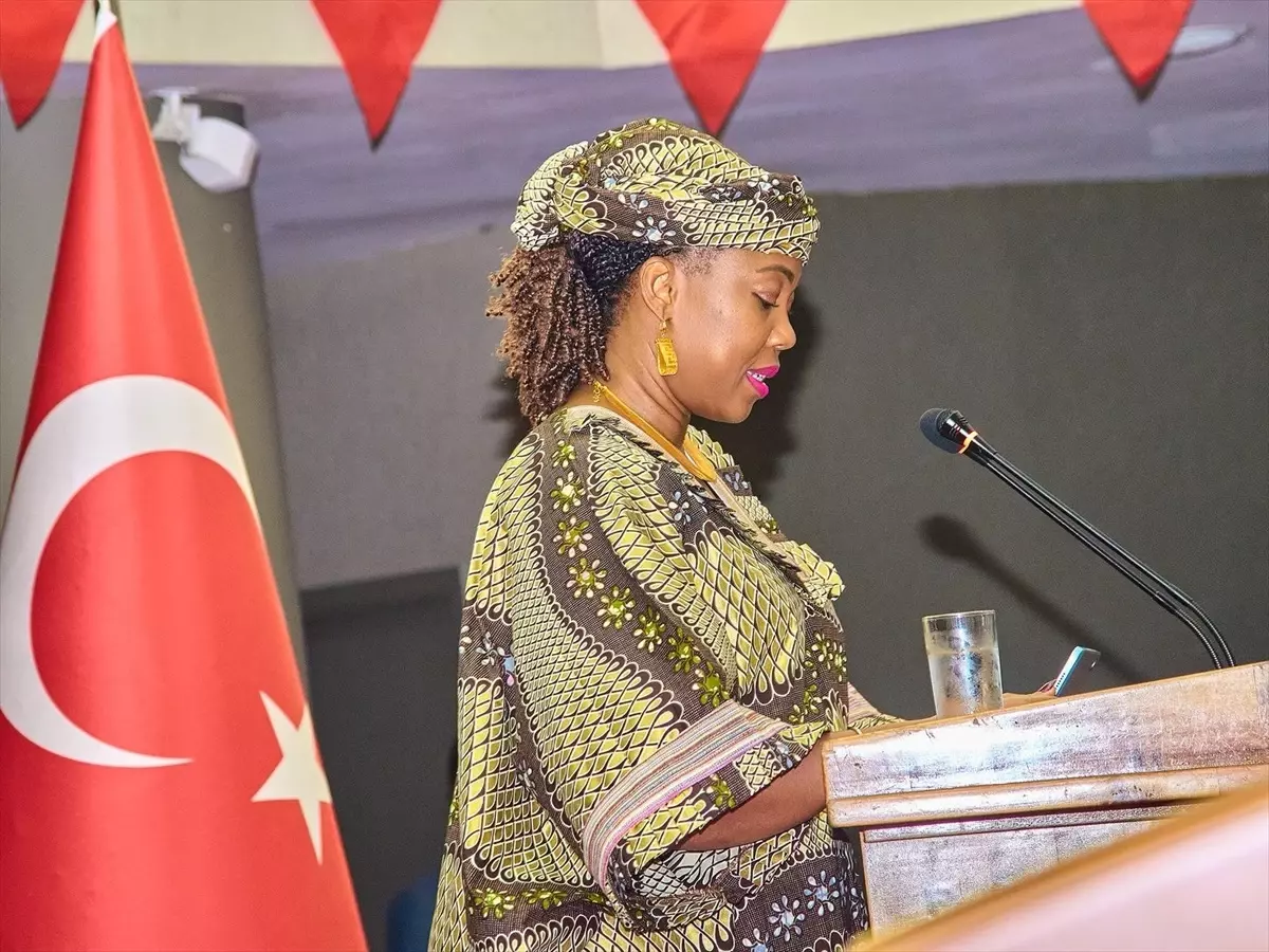 Sierra Leone Cumhurbaşkanı\'nın eşi, Türkiye\'nin Freetown Büyükelçiliği\'ndeki 29 Ekim resepsiyonuna katıldı