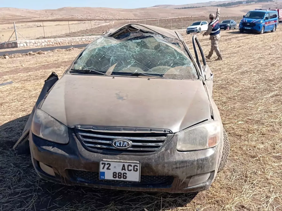 Siirt\'te Otomobil Kazası: Çocuk Hayatını Kaybetti