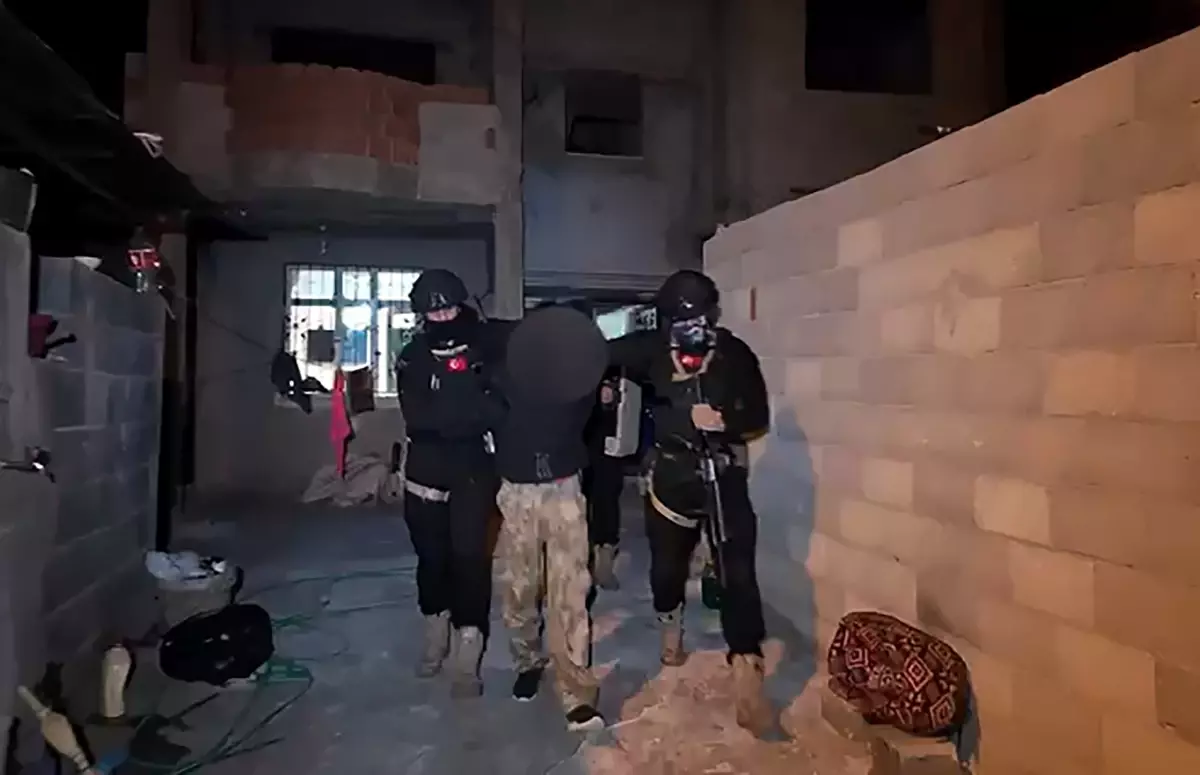 Adana\'da DEAŞ Propagandasına Tutuklama