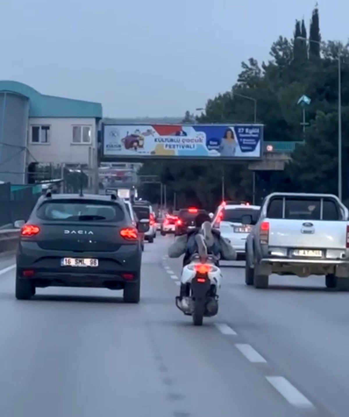 Bursa\'da Motosikletle Tehlikeli Sürüş