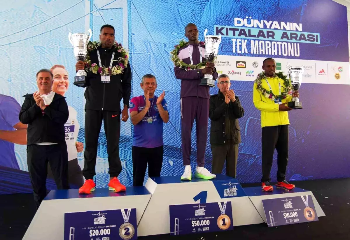 47. İstanbul Maratonu\'nda Ödül Töreni Gerçekleşti