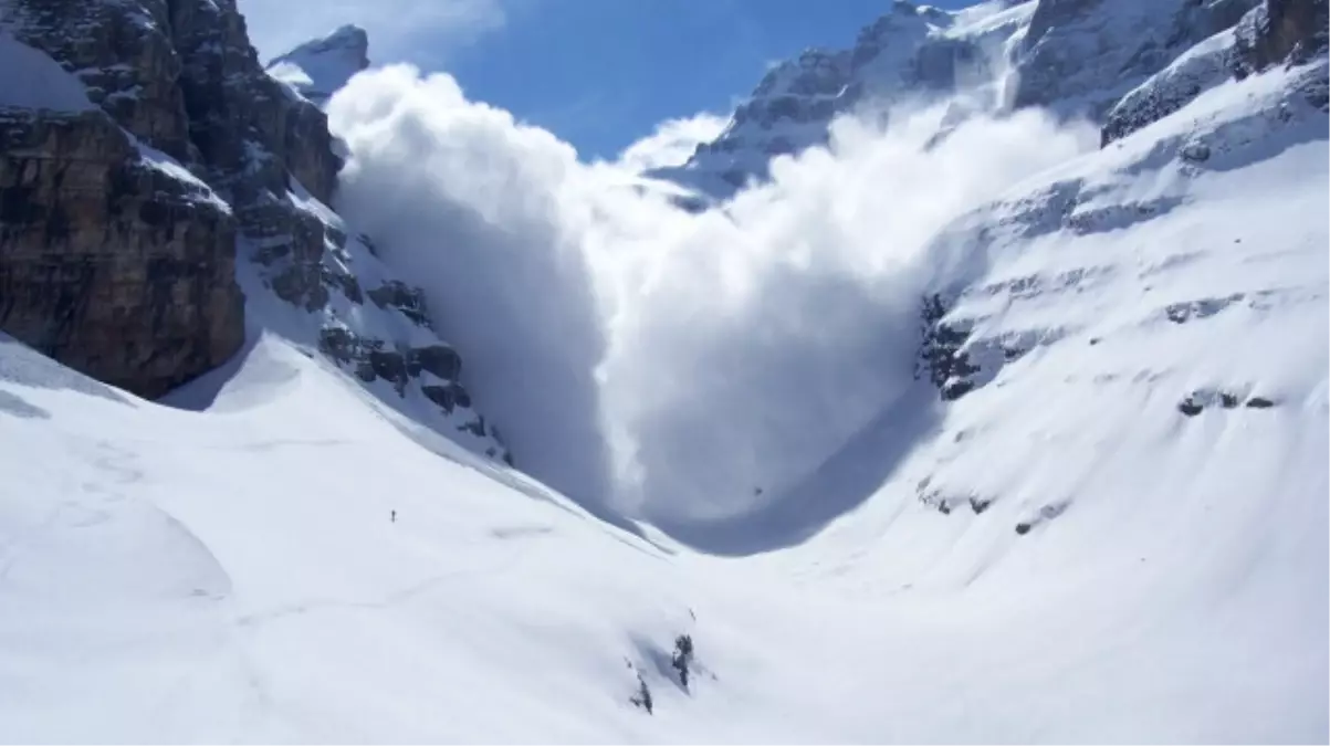 İtalya\'da çığ faciası: 5 ölü