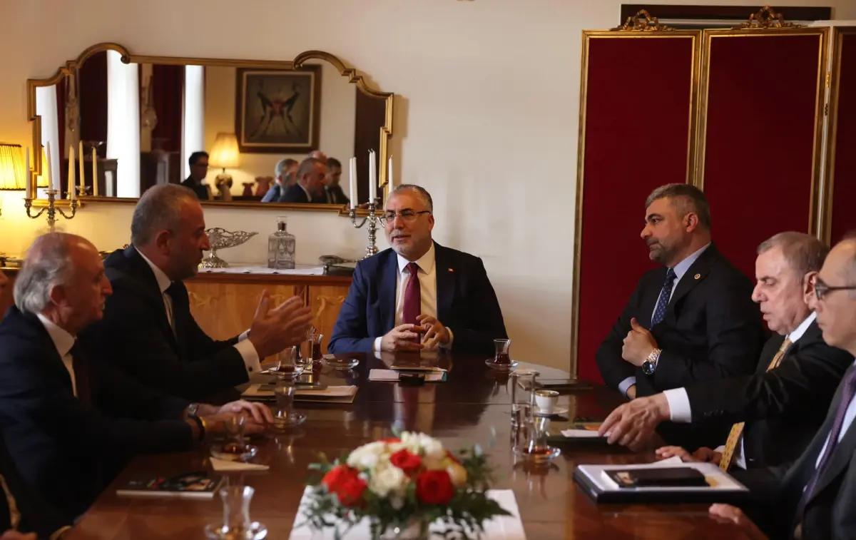 Bakan Işıkhan, İsveç\'te Süryani Cemaatiyle Buluştu