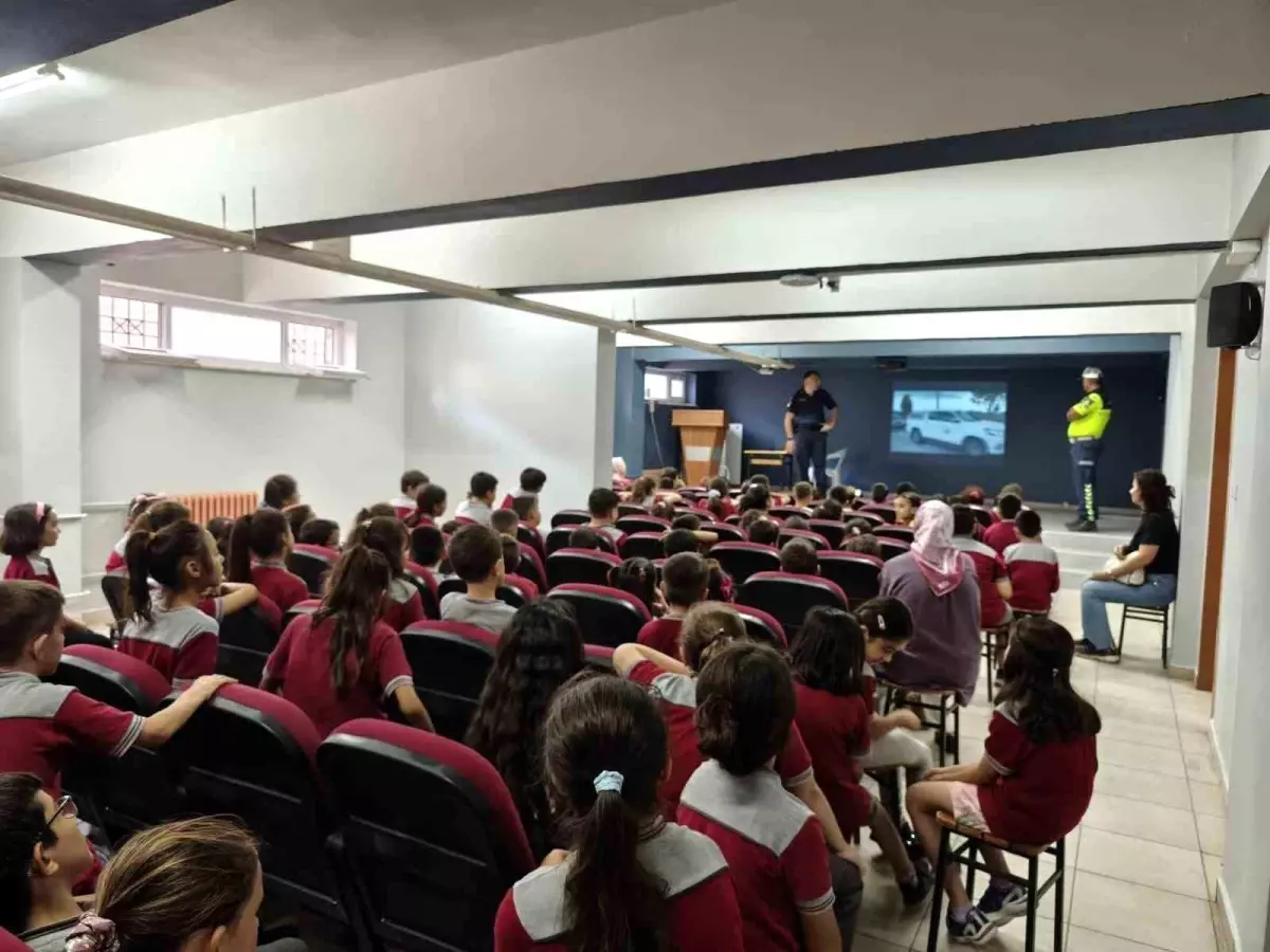 Buharkent\'te Jandarma Tanıtım Programı