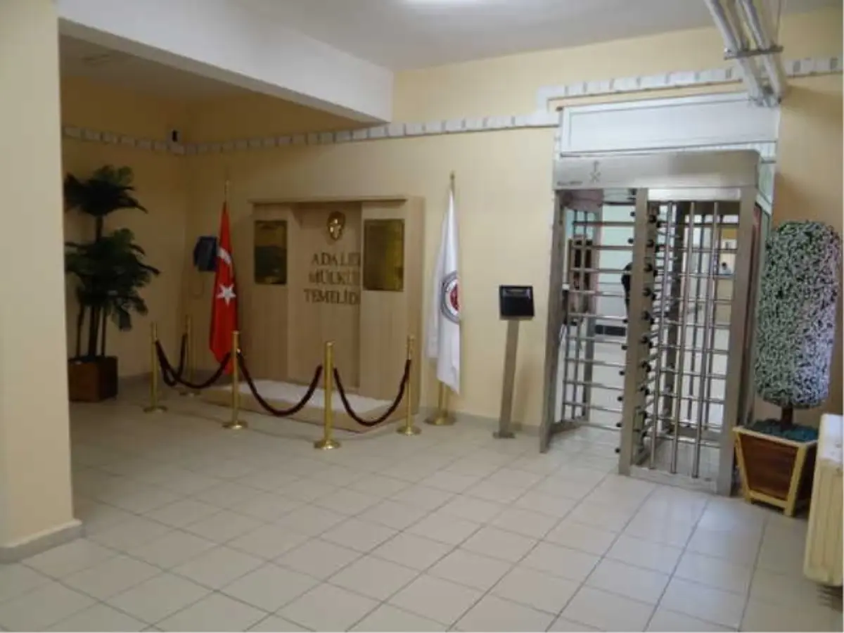 Cezaevindeki baba kendisini ziyarete gelen 4 yaşındaki kızını öldüresiye dövdü