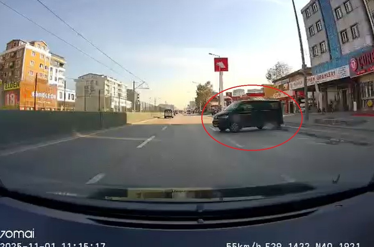 Bursa\'da Freni Çekilmeyen Minibüs Tehlike Yarattı