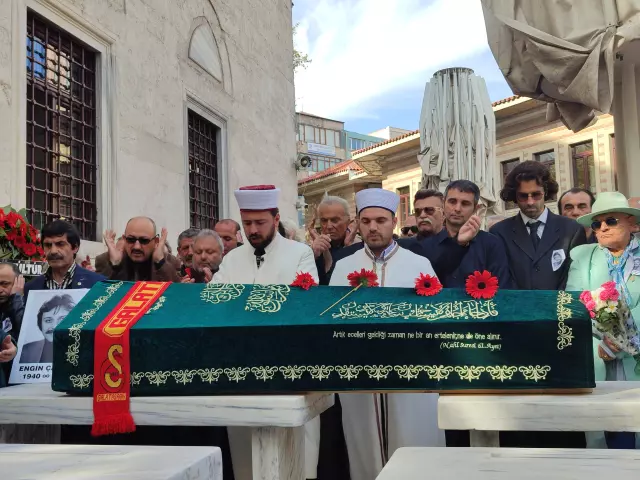 Engin Çağlar'ın cenazesinde çocuklarının sözleri yürek burktu: Kasımda ölmek isterdi