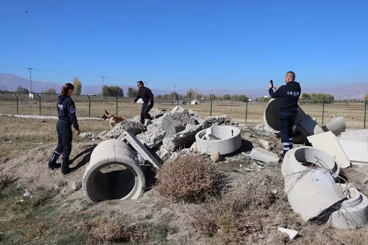 Erzincan\'da Arama Kurtarma Köpeği Eğitimi