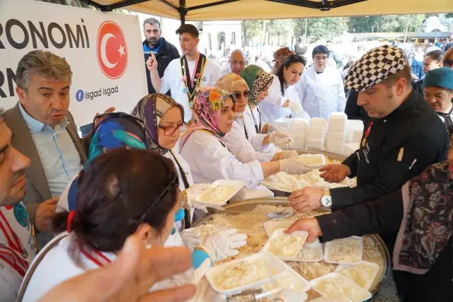 Görüntü İstanbul'dan! Bedava olduğunu duyan kuyruğa girdi Görüntü İstanbul'dan! Bedava olduğunu duyan kuyruğa girdi