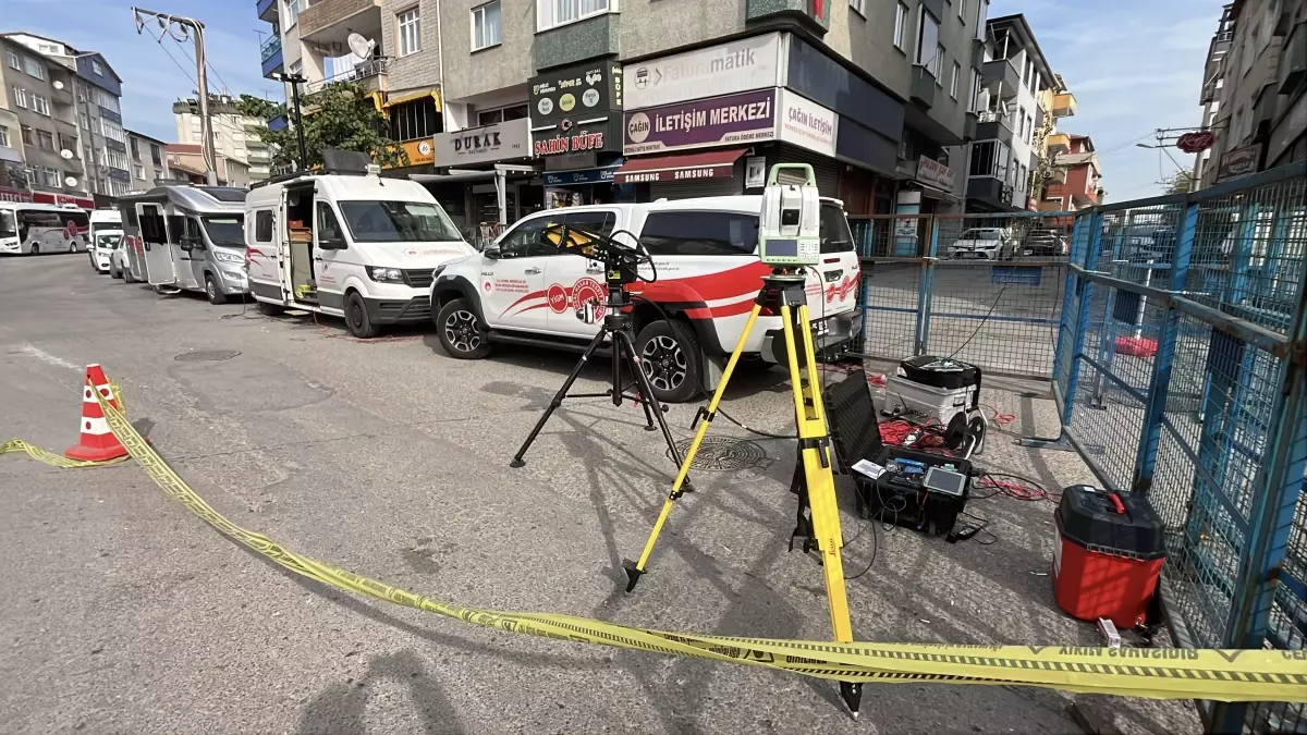 Gebze\'de Bina Çöktü: 4 Ölü, 1 Yaralı