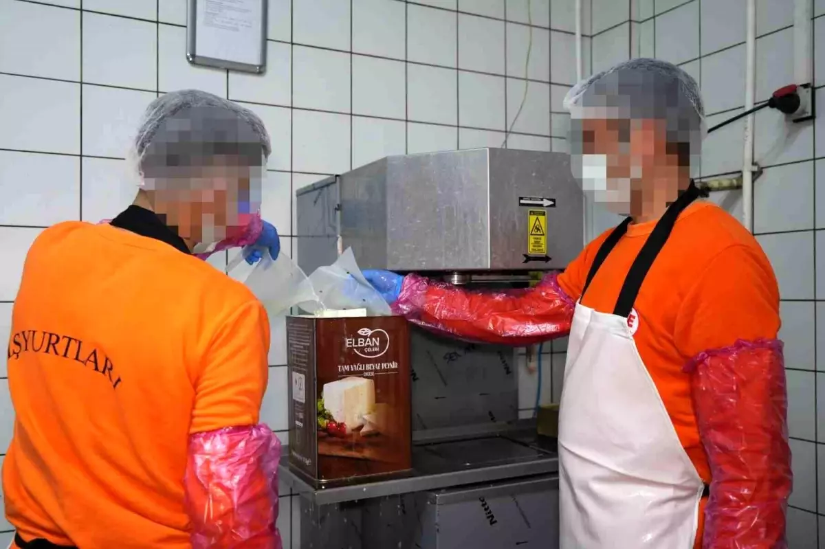 Kırıkkale\'de Hükümlüler Süt İşleme Tesisinde Eğitim Alıyor