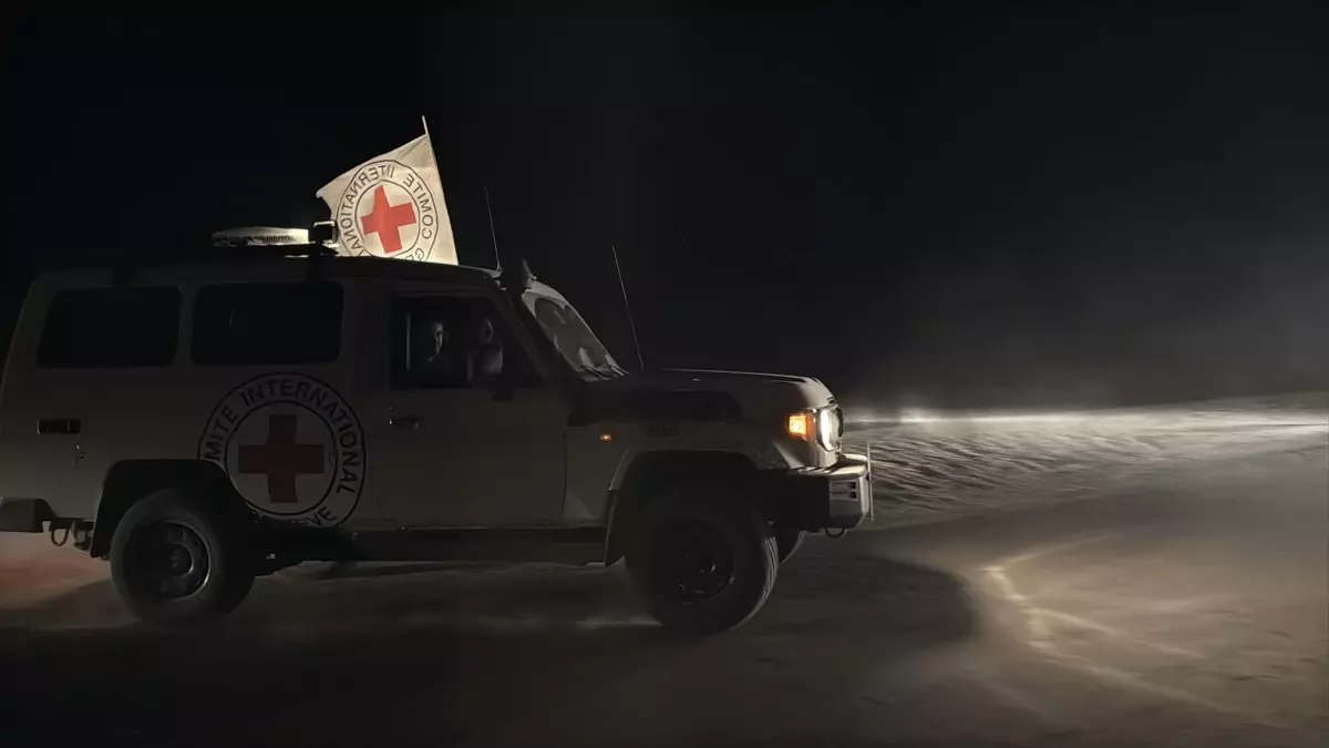 İsrail, 3 Esirin Cesedini Teslim Aldı