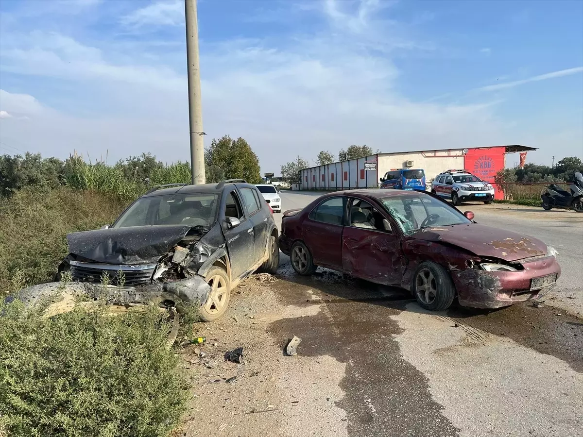 Ödemiş\'te Trafik Kazası: 2 Yaralı