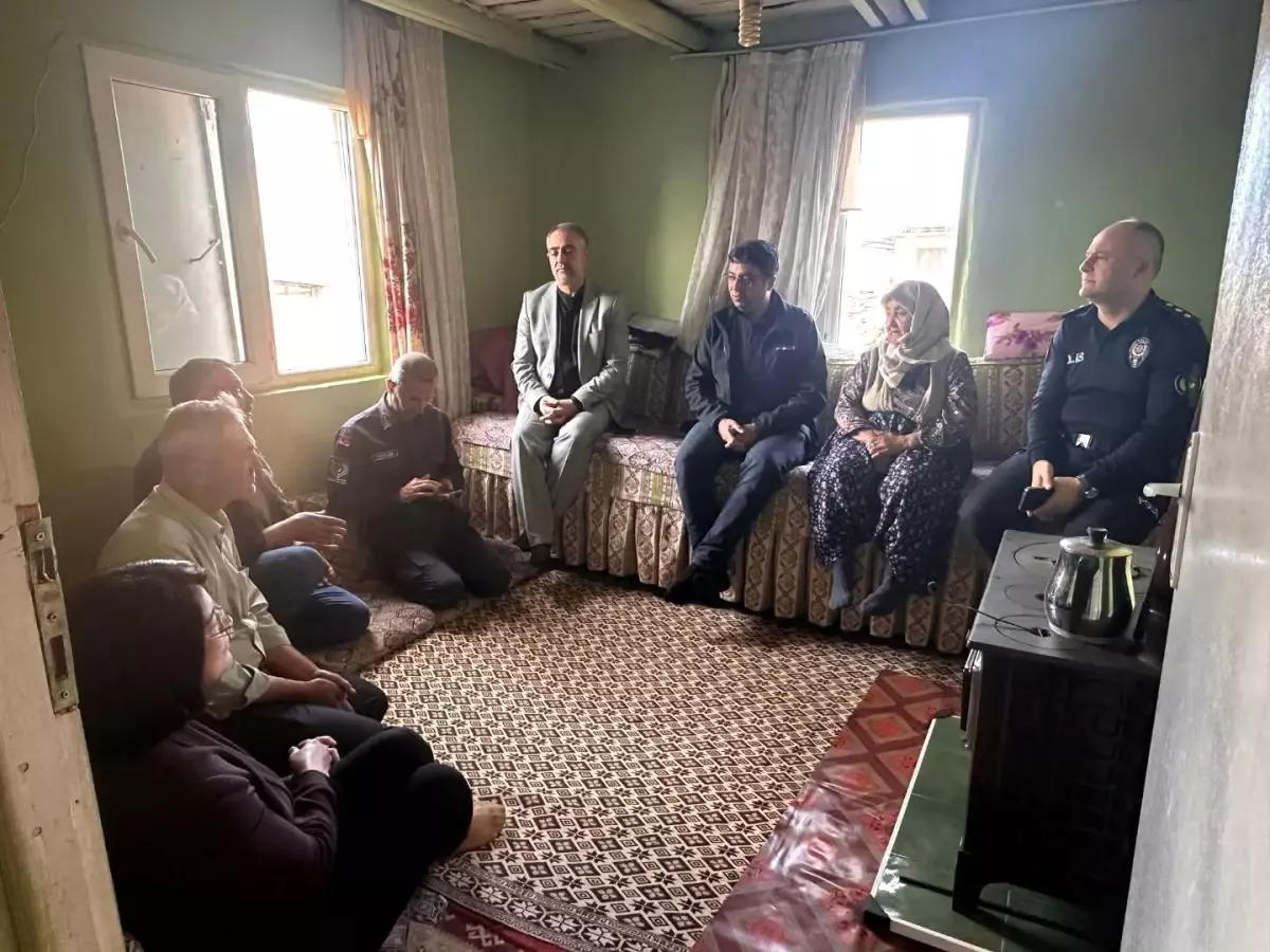 Kaymakam Karataş, Alioğulları Mahallesi\'ni Ziyaret Etti
