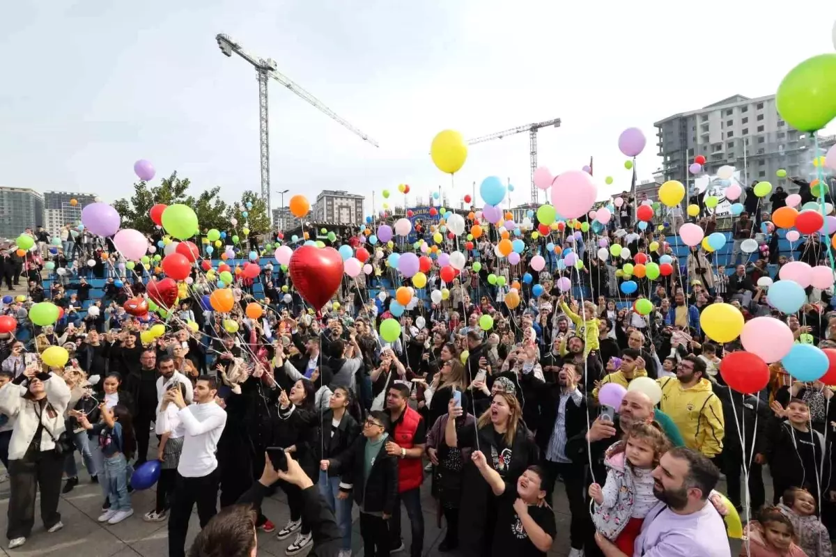Lösemiyi Yenen Minik Efe İçin Balonlar Gökyüzüne Salındı