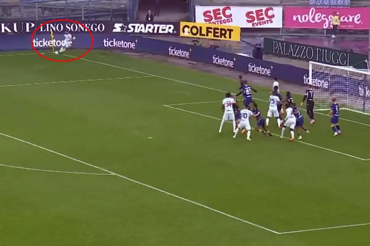 Ne yaptın sen Hakan Çalhanoğlu! Kullandığı korneri görenler inanamıyor