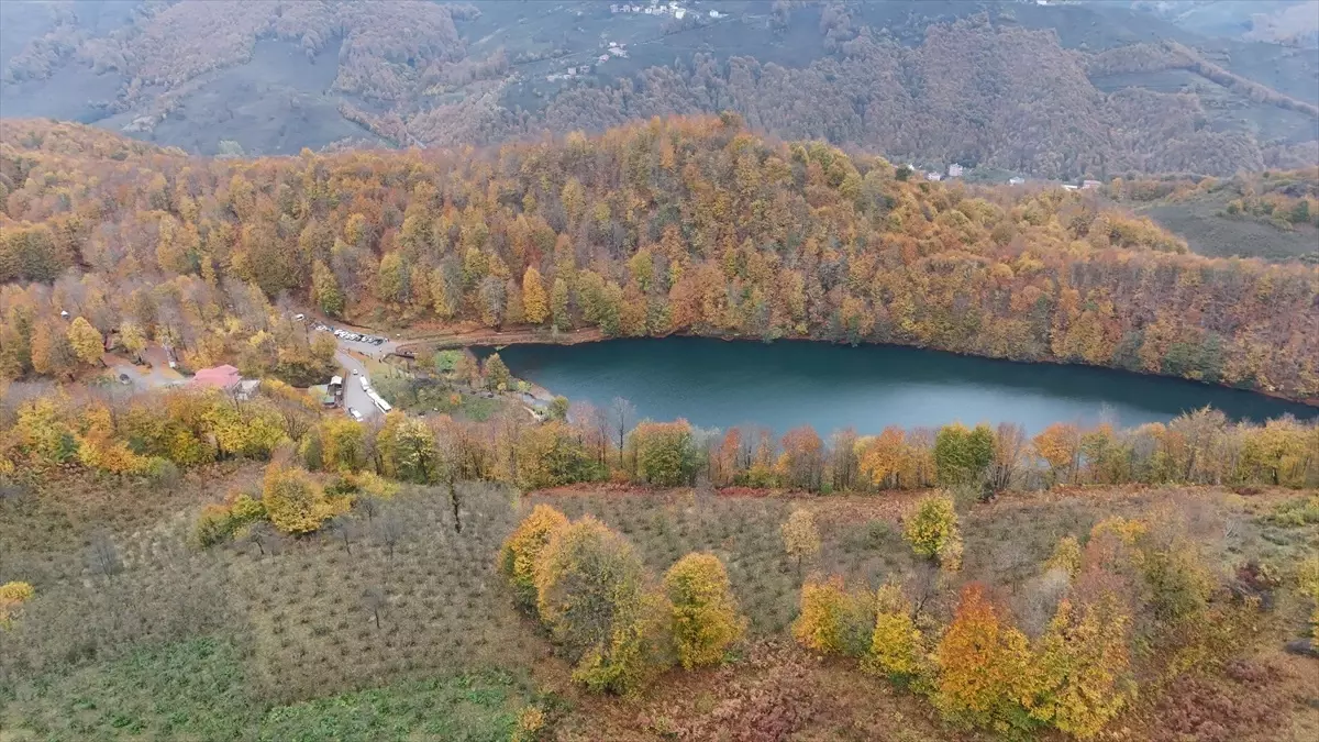 Sonbahar Renkleri ile Ulugöl Tabiat Parkı